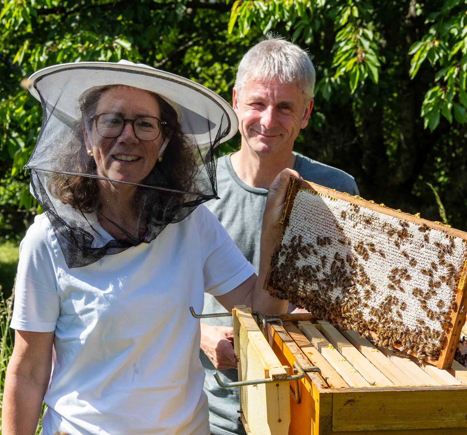Ulrike Nell und Rainer Pietig, Familienimkerei Summ & Selig (Foto: M. Großmann) Ulrike und Rainer, Imkerei Summ und Selig, Honig aus dem Schwarzwald (Foto: M. Großmann)